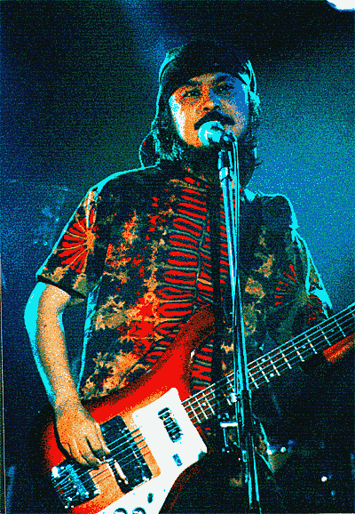 Mutsumi sings and plays the bass.
